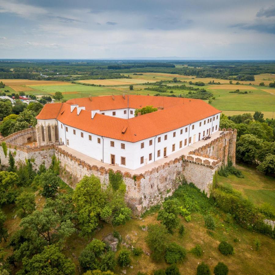 Holiday Apartmanház Harkány Exterior foto